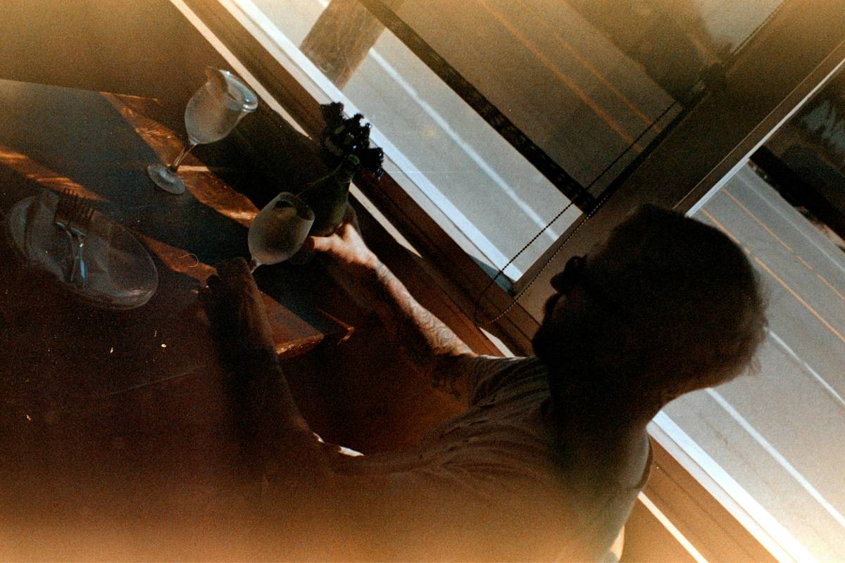 Infographic showing how credit cards double warranty periods