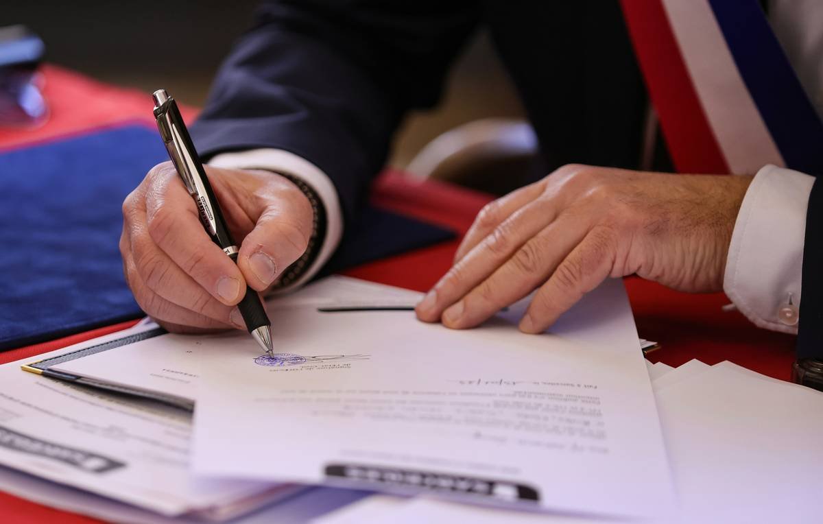 Checklist showing how to file step extended for credit card warranty claims